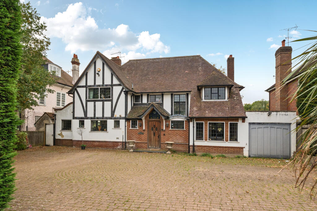 Main image of property: Friern Barnet Lane, Whetstone, N20