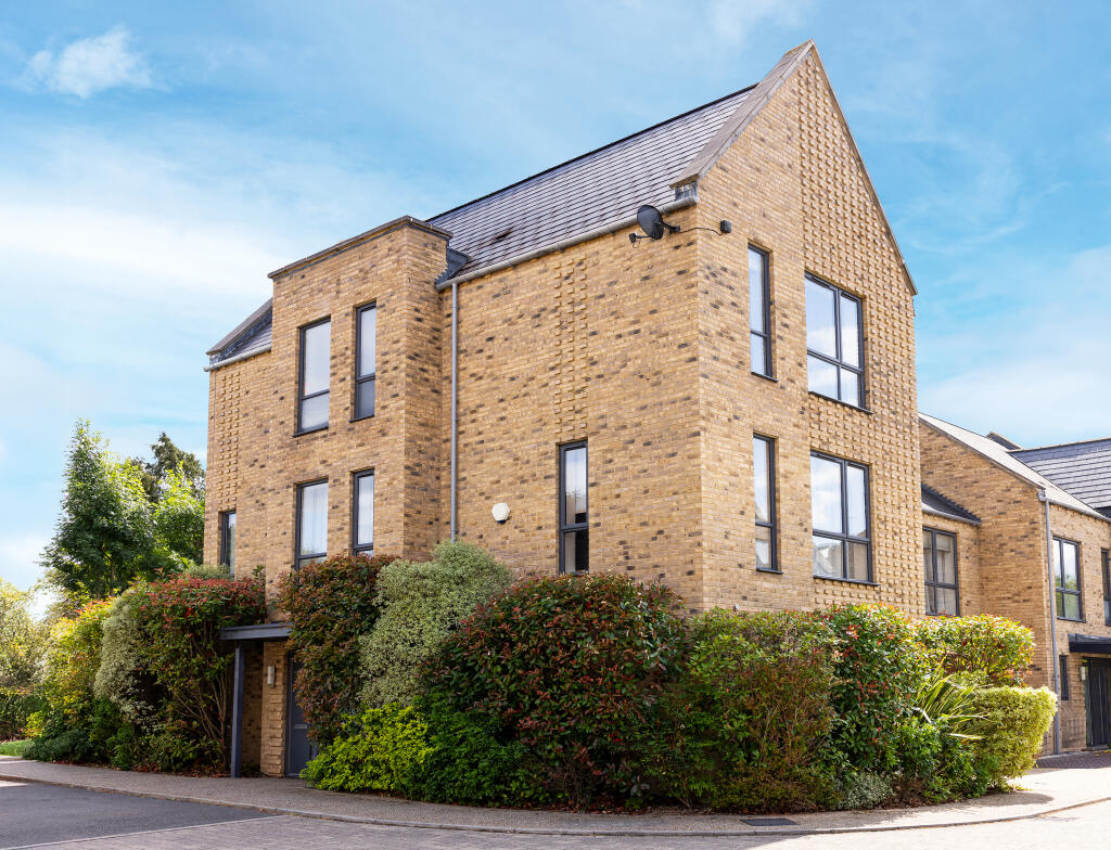 Main image of property: Well Grove, Whetstone, N20