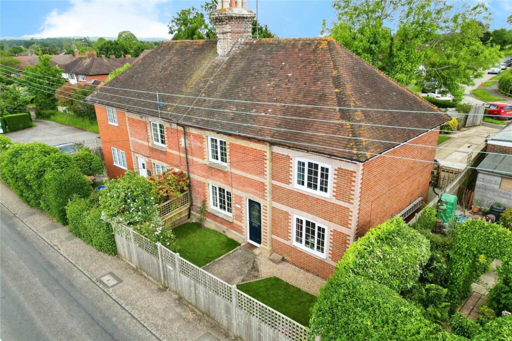 4 bedroom semidetached house for sale in Wantley Cottages, London Road