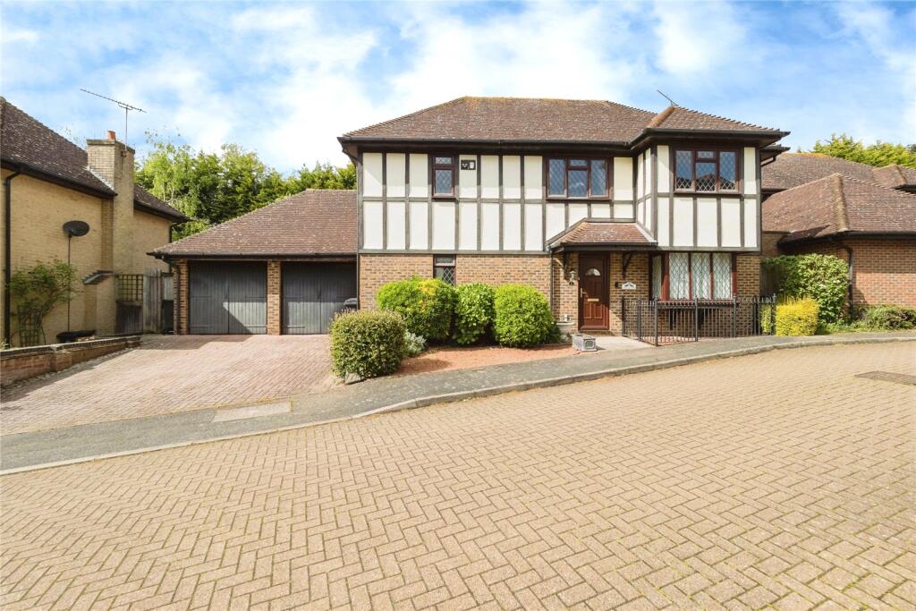 Main image of property: Hogarth Reach, Loughton, Essex, IG10