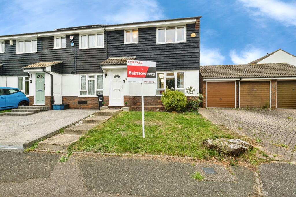 Main image of property: Elmslie Close, WOODFORD GREEN, Essex, IG8