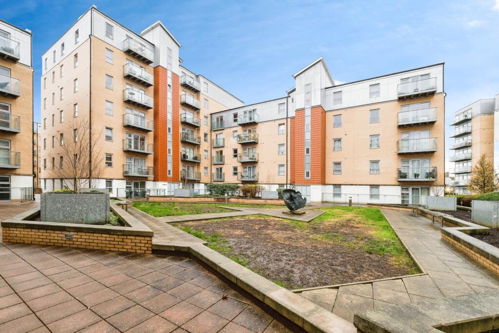 Main image of property: Gatekeepers House, Queen Mary Avenue, London, E18