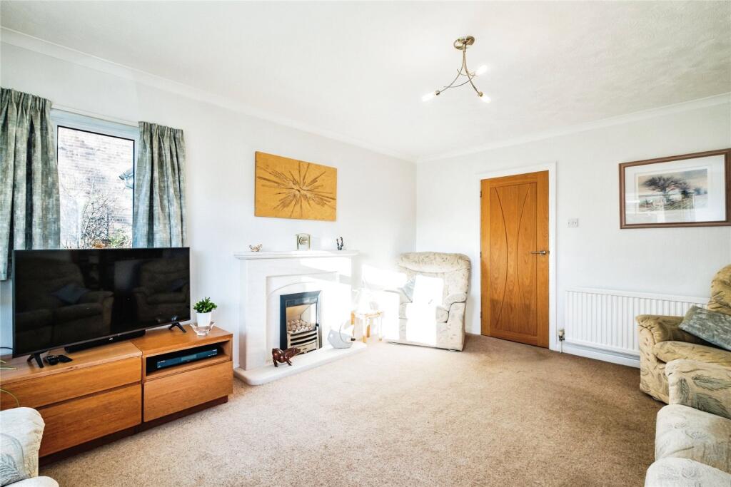 Additional property image - Ashurst Drive, Goring-by-Sea, Worthing, West Sussex, BN12