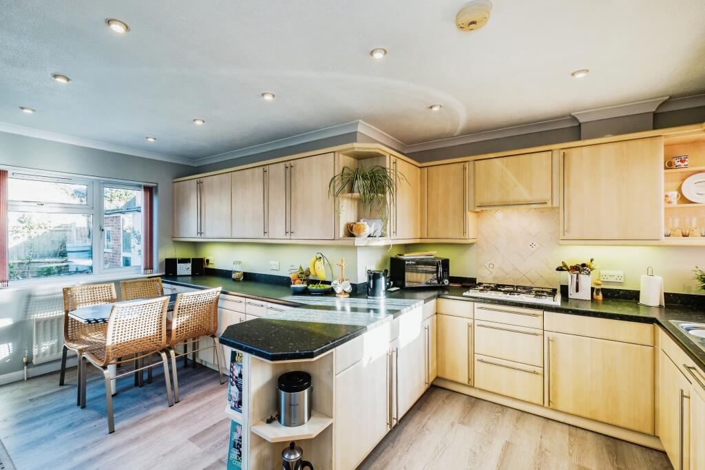 Additional property image - Ashurst Drive, Goring-by-Sea, Worthing, West Sussex, BN12