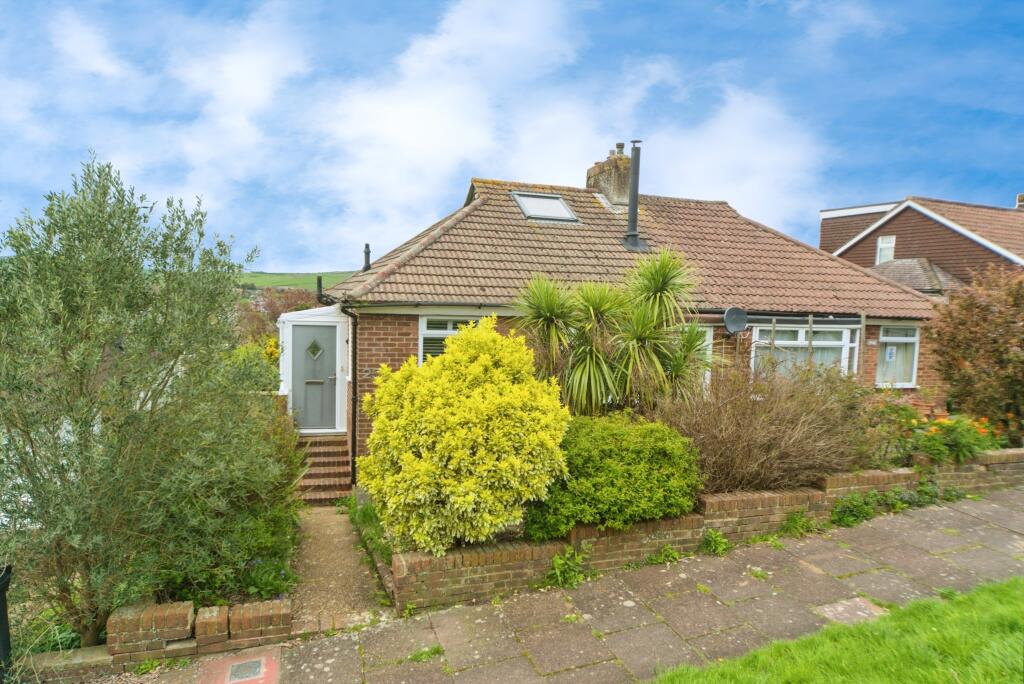 2 bedroom bungalow for sale in Greenfield Crescent, Brighton, East Sussex, BN1