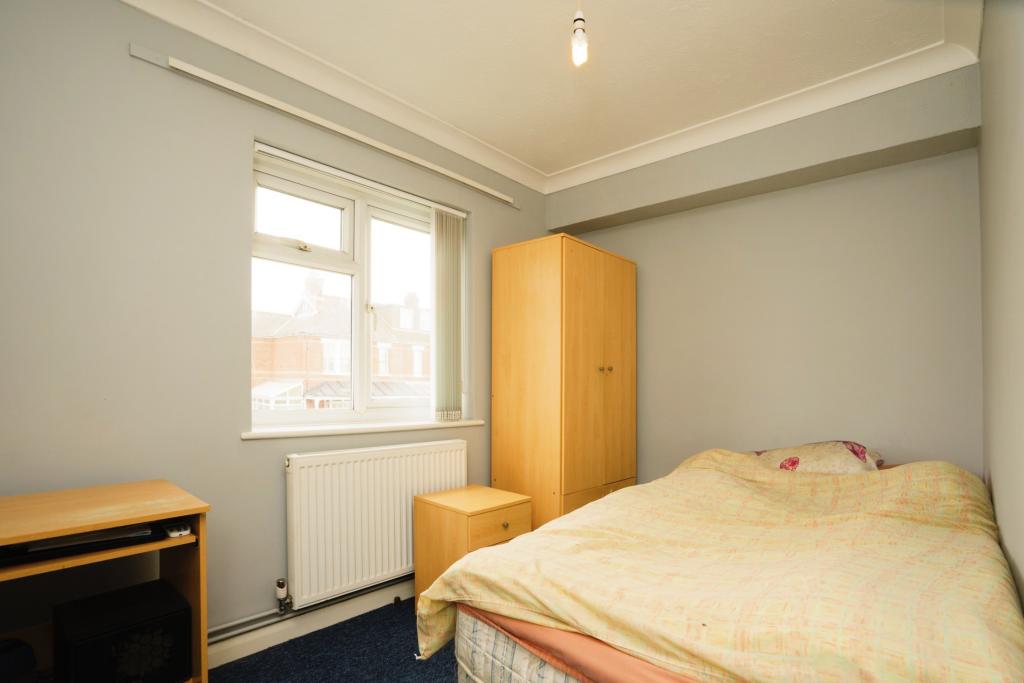 2 bedroom flat for sale in Hillfield Road, Selsey, Chichester, PO20