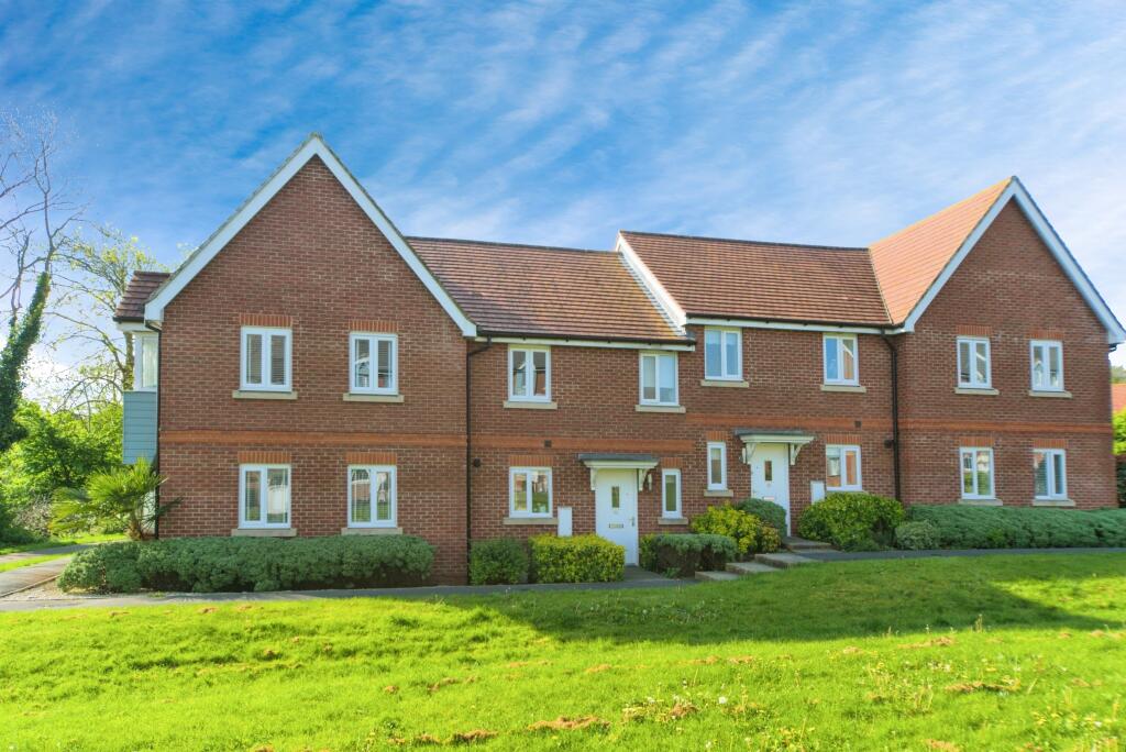 3 bedroom terraced house for sale in Weavers Close, Eastbourne, East