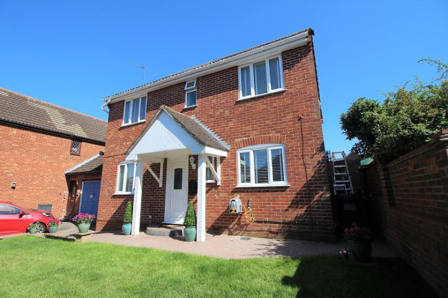 4 bedroom detached house for sale in Trossachs Close, Eastbourne, East