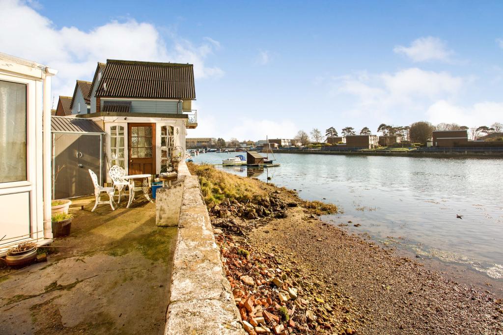 3 bedroom semidetached house for sale in Mayfield Road, Gosport