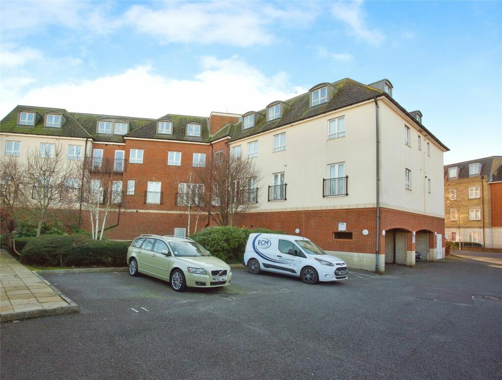 2 bedroom flat for sale in Parham Road, Gosport, Hampshire, PO12