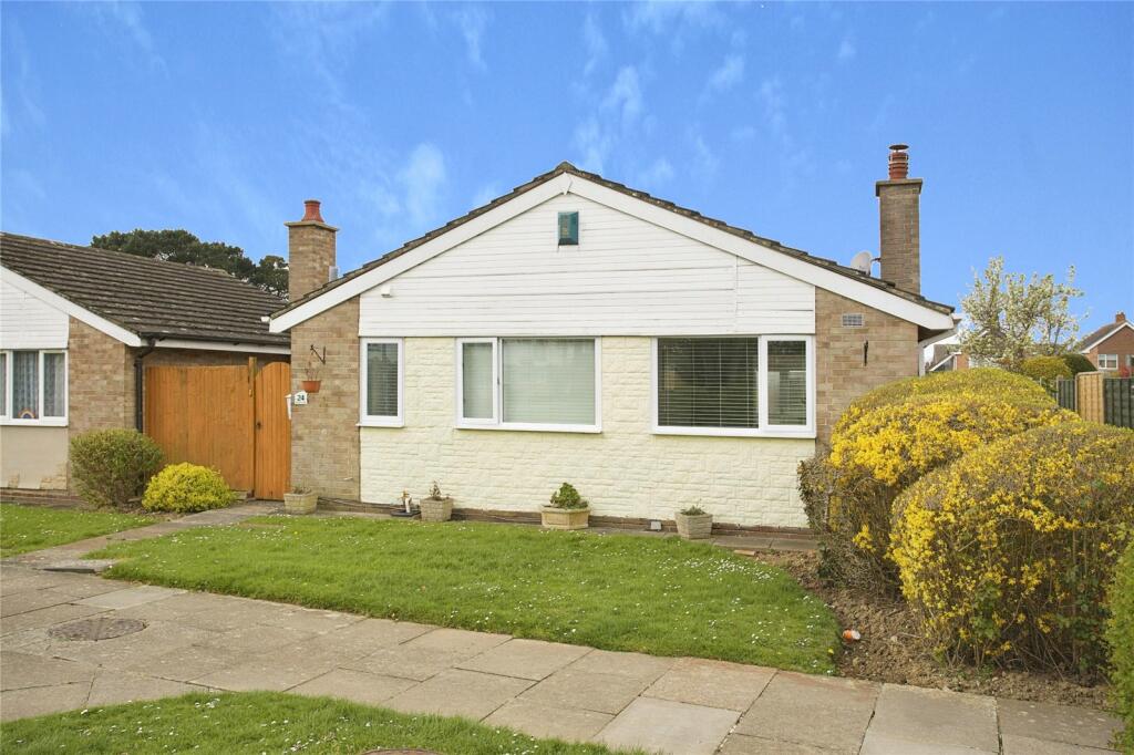 3 bedroom bungalow for sale in Meon Close, Peel Common, Gosport