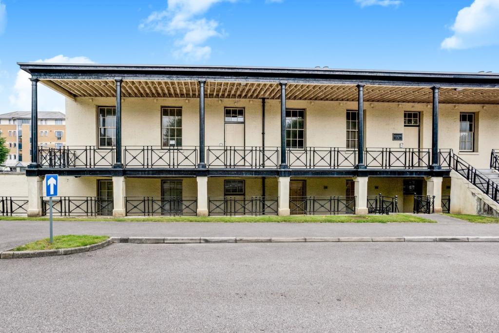 2 bedroom flat for sale in St. Walk, Gosport, Hampshire, PO12