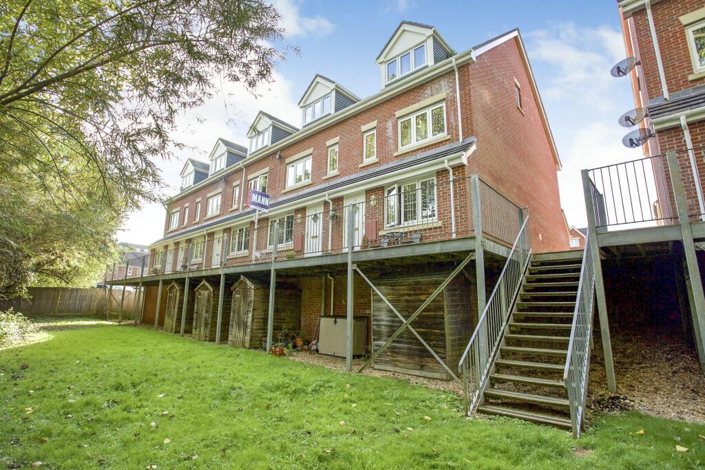 1 bedroom for sale in Park Mews, Park Gate, Southampton
