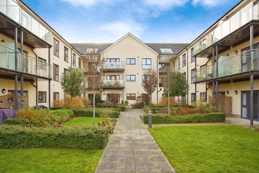 2 bedroom flat for sale in Hamilton Road, Sarisbury Green, Southampton