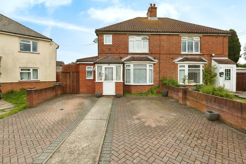 4 bedroom semi-detached house for sale in Woolston Road, Netley Abbey, Southampton, Hampshire, SO31