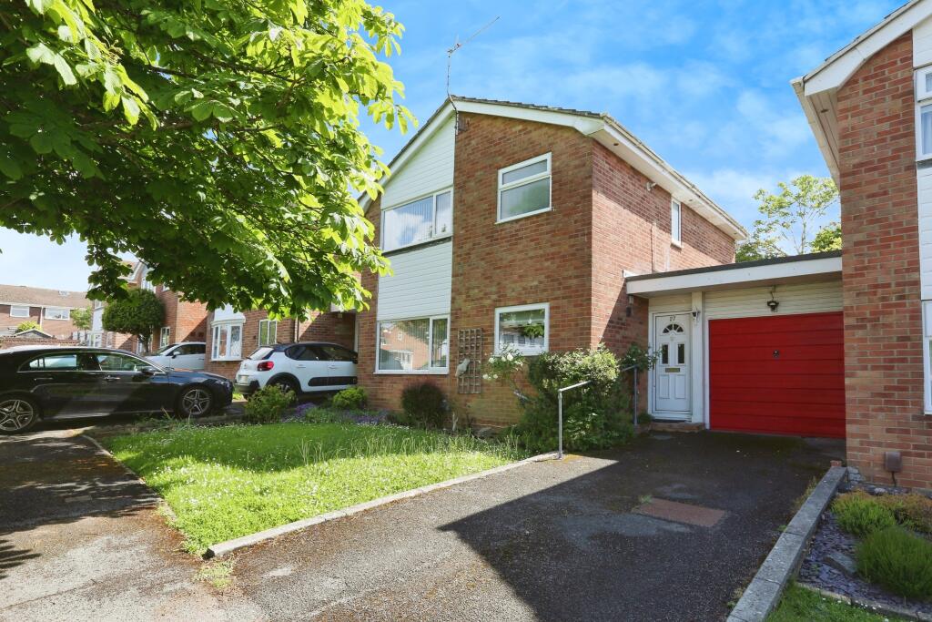 3 bedroom link detached house for sale in Lower Swanwick Road, Swanwick