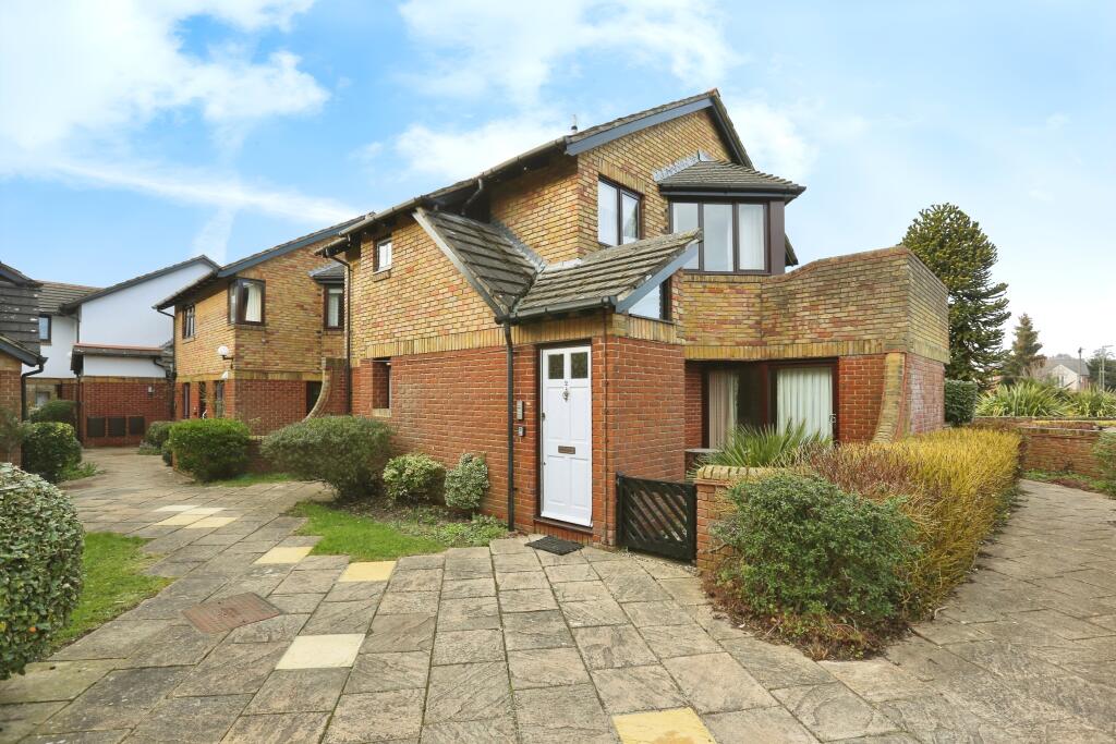 Main image of property: Garden Mews, Warsash, Southampton, Hampshire, SO31