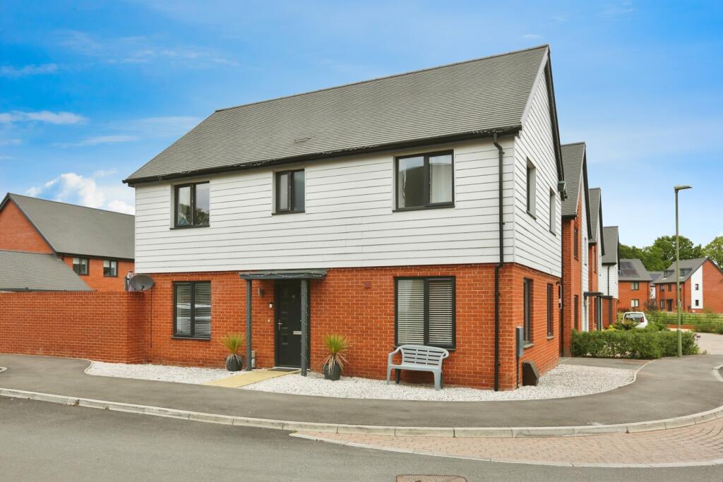 Main image of property: Barn Owl Close, Whiteley, Fareham, Hampshire, PO15