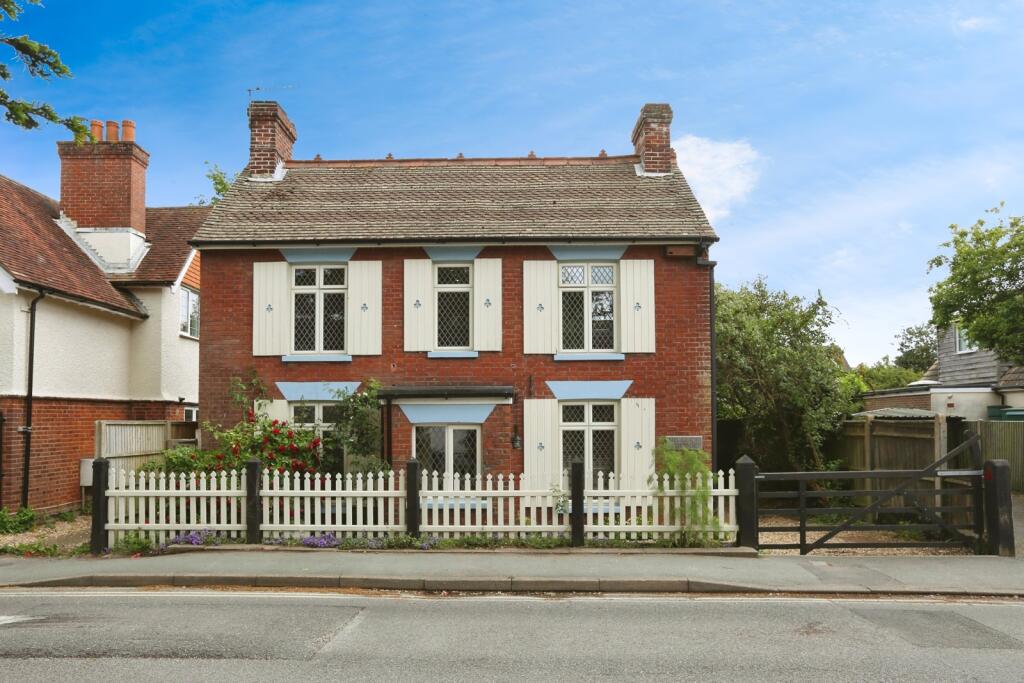 Main image of property: Newtown Road, Warsash, Southampton, Hampshire, SO31