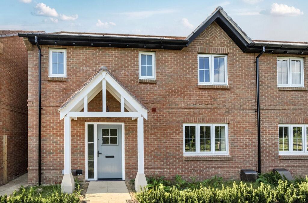 Main image of property: Alder Avenue, Hedge End, Southampton, Hampshire, SO30