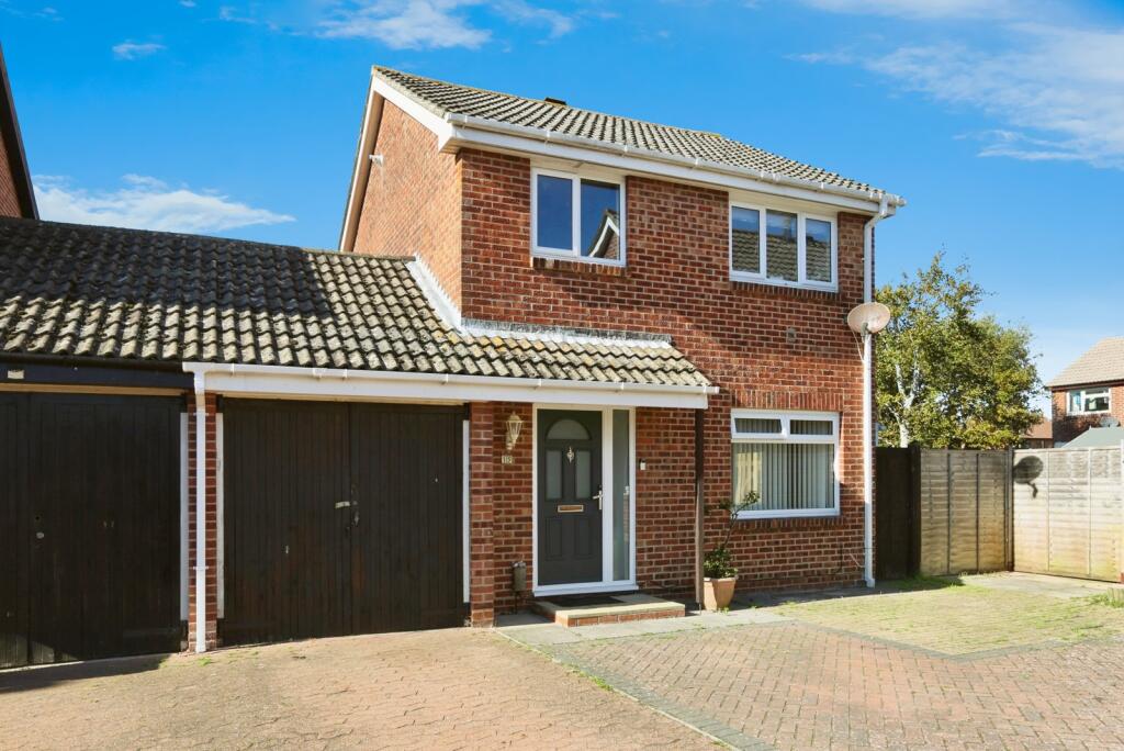 Main image of property: Kestrel Close, Stubbington, Hampshire, PO14