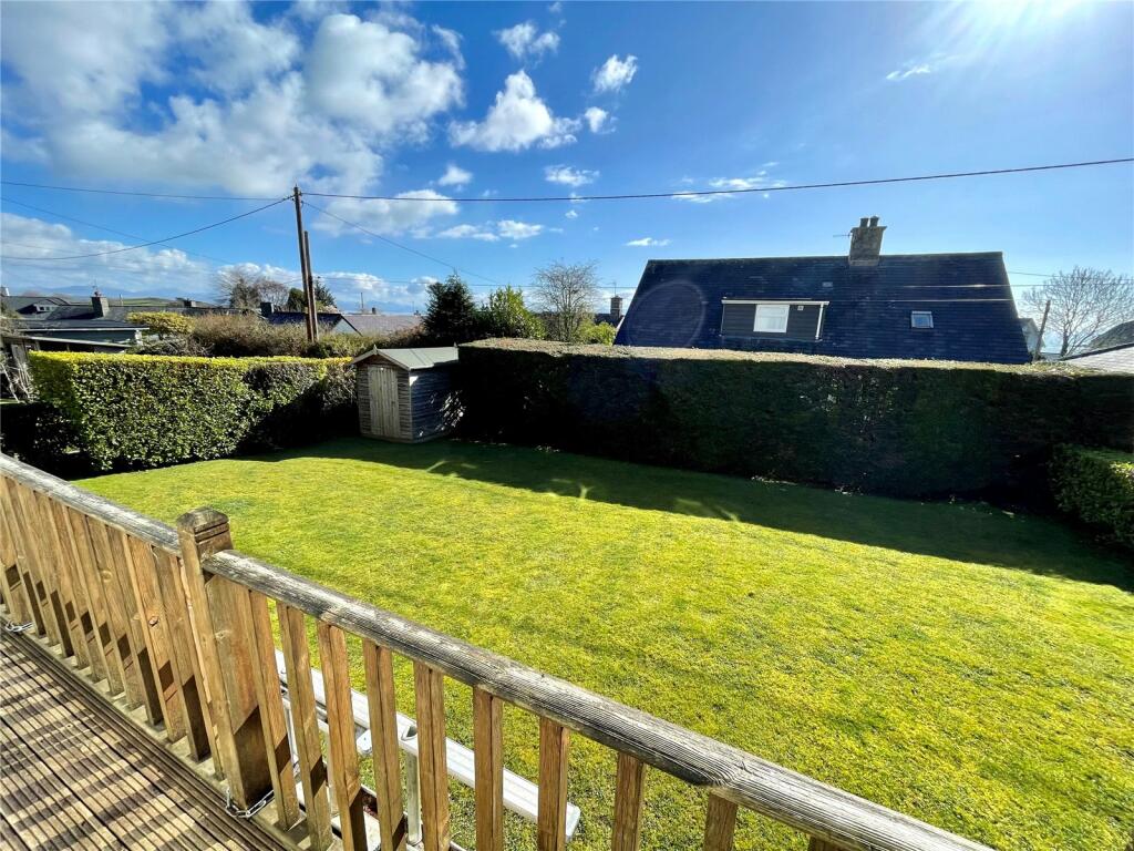 3 bedroom detached house for sale in Beach Road, Llanbedrog, Gwynedd, LL53