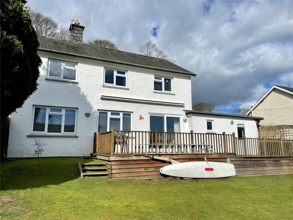 3 bedroom detached house for sale in Beach Road, Llanbedrog, Gwynedd, LL53