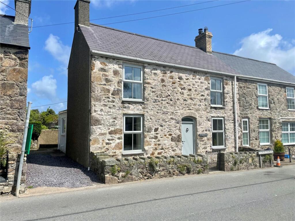 2 bedroom semi-detached house for sale in Ffordd Pedrog, Llanbedrog ...