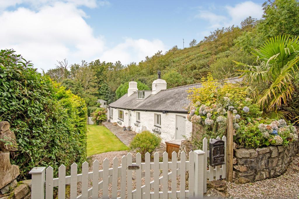 3 bedroom detached house for sale in Llanbedrog, Gwynedd, ., LL53