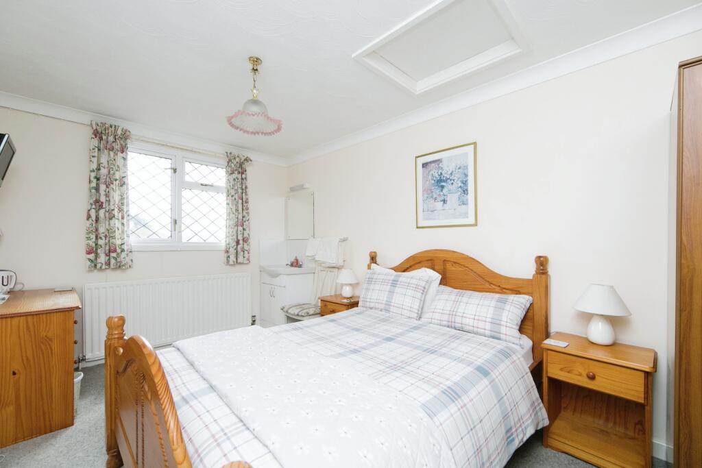 7 bedroom detached house for sale in Llanddeiniolen, Caernarfon