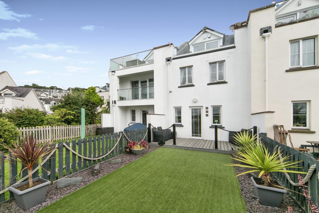 3 bedroom terraced house for sale in Hen Gei Llechi, Y Felinheli, Gwynedd, LL56