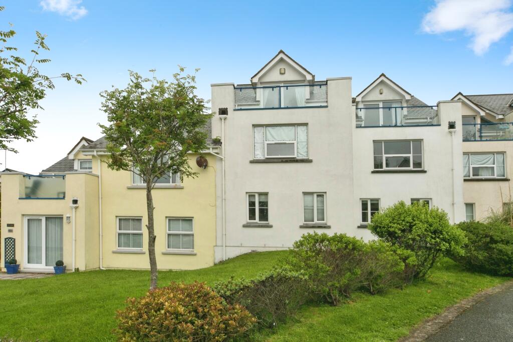 4 bedroom terraced house for sale in Ffordd Heulyn, Y Felinheli, Gwynedd, LL56