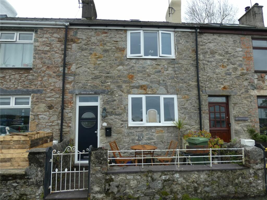 2 bedroom terraced house for sale in Beach Road, Y Felinheli, Gwynedd, LL56