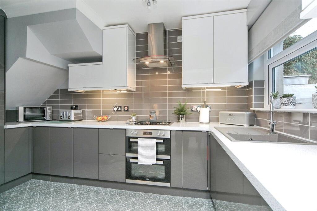 Main image of property: Adwy'r Nant, Bethesda, Bangor, Gwynedd, LL57