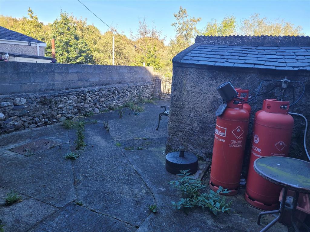 3 bedroom terraced house for sale in Crawia Terrace, Llanrug