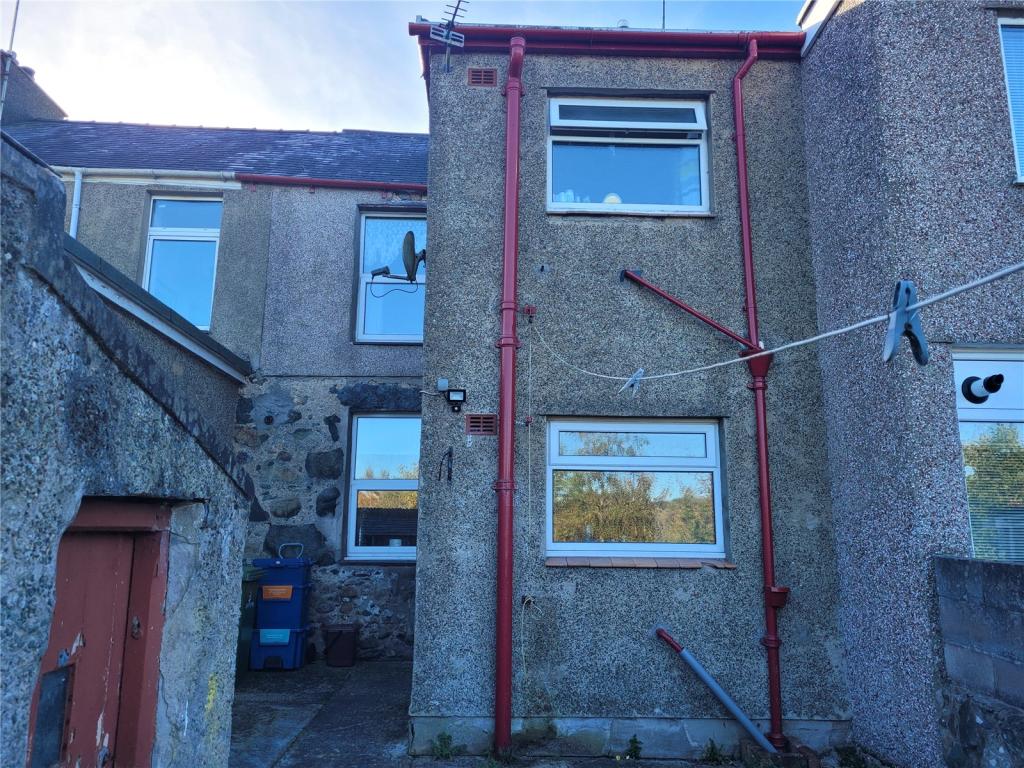 3 bedroom terraced house for sale in Crawia Terrace, Llanrug