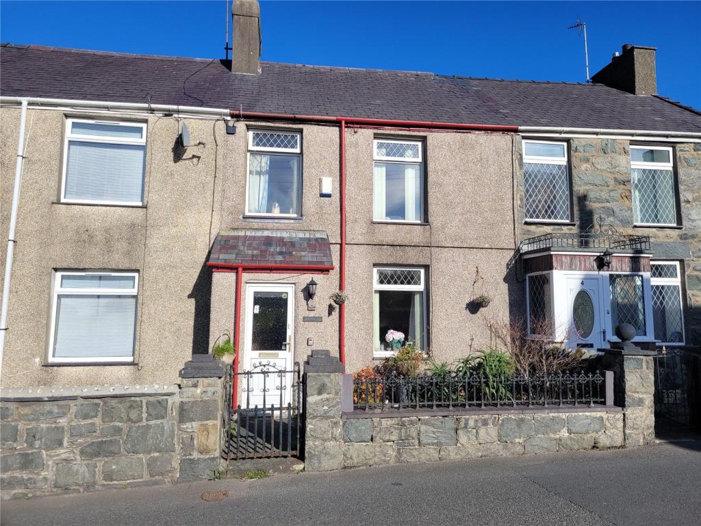 3 bedroom terraced house for sale in Crawia Terrace, Llanrug