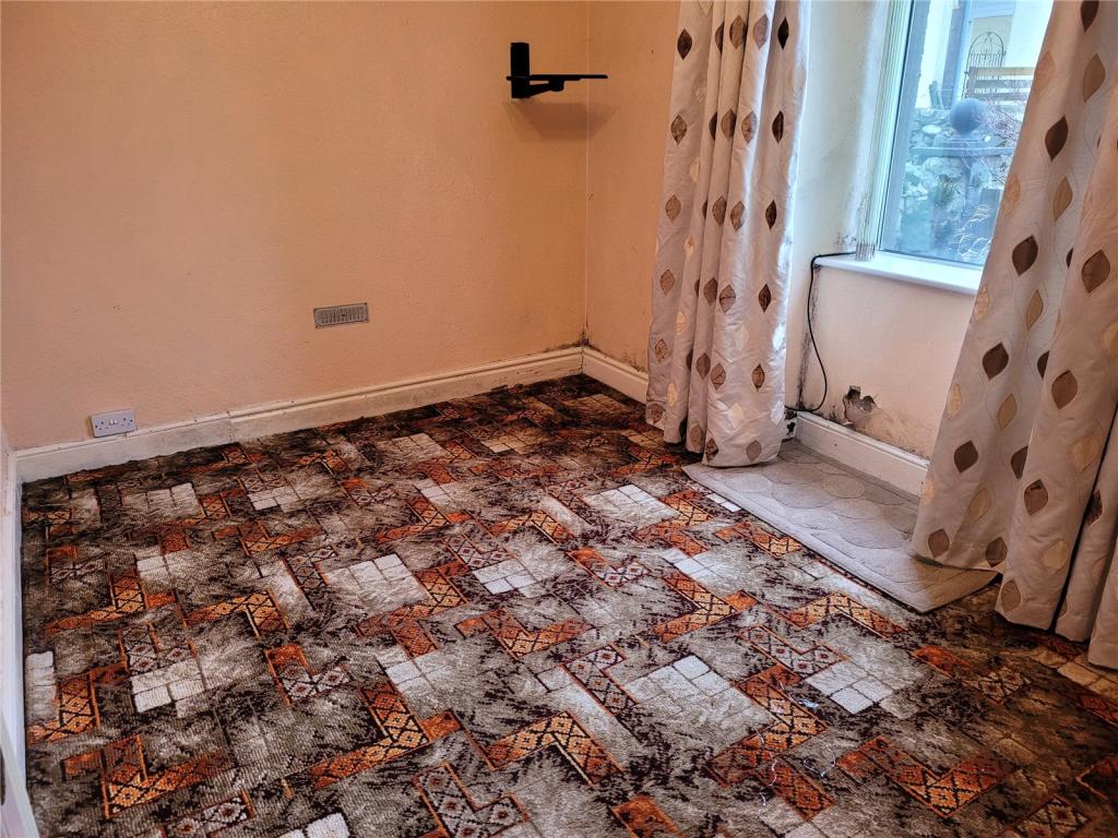 3 bedroom terraced house for sale in Crawia Terrace, Llanrug