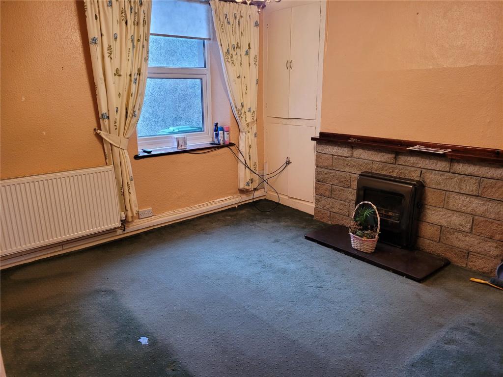 3 bedroom terraced house for sale in Crawia Terrace, Llanrug