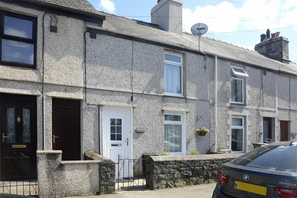2 bedroom terraced house for sale in High Street, Penygroes, Caernarfon