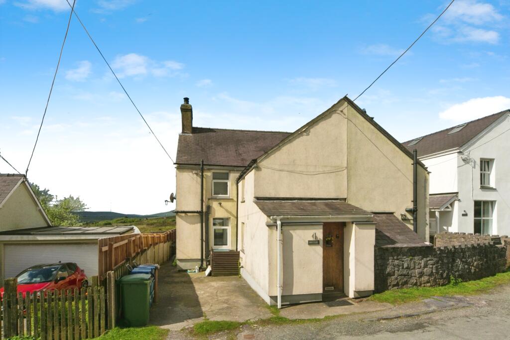 3 bedroom semidetached house for sale in Upper Llandwrog, Caernarfon