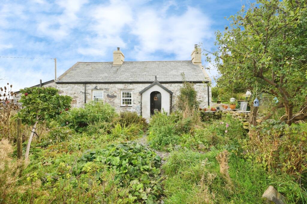 Main image of property: Llanllyfni, Caernarfon, Gwynedd, LL54