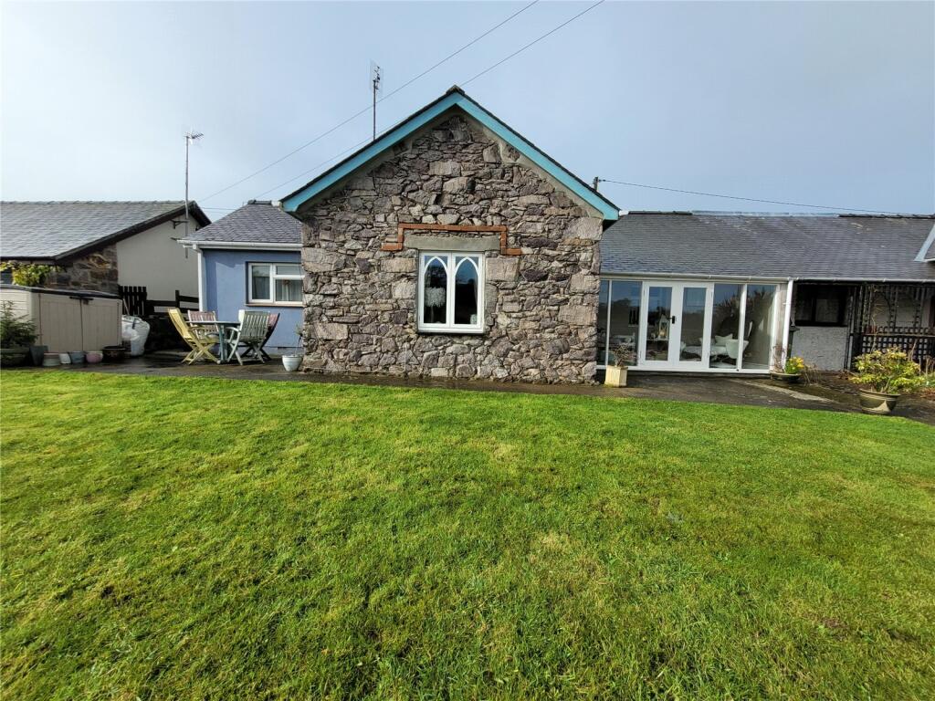 2 bedroom semidetached house for sale in Llandwrog, Caernarfon