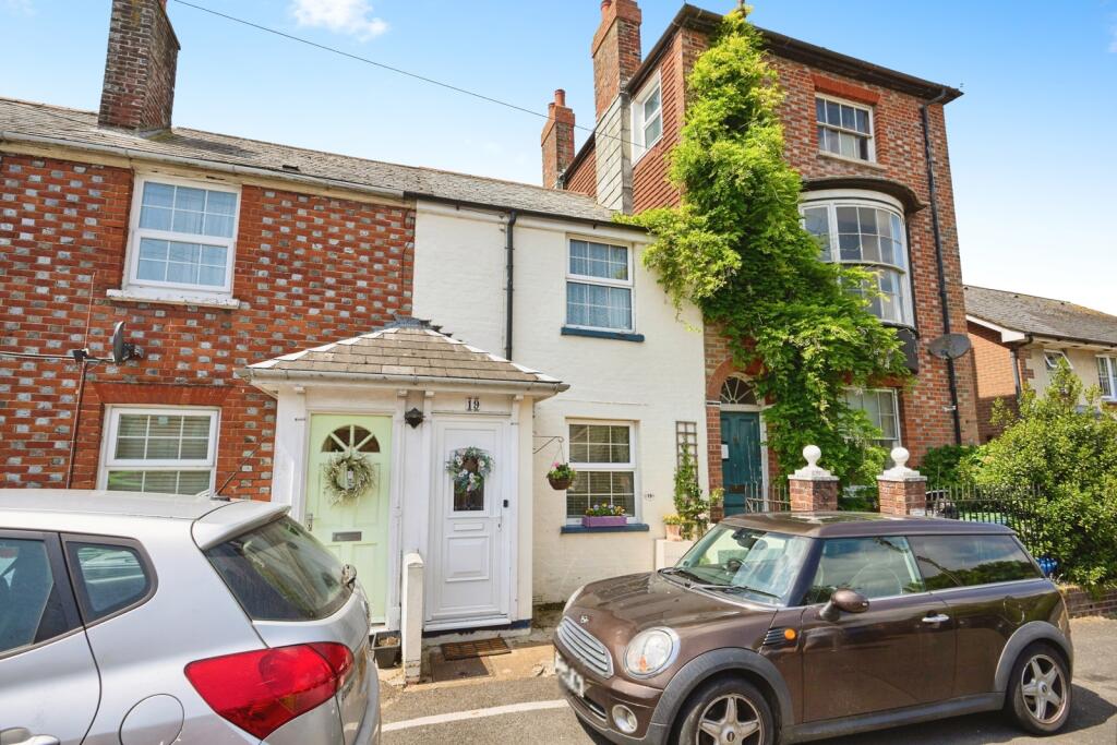 Main image of property: Cavendish Place, Newport, Isle of Wight, PO30