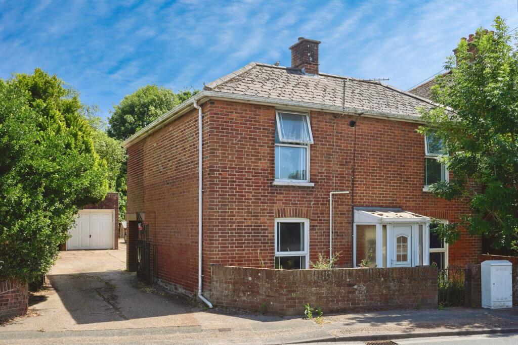 Main image of property: Fairlee Road, Newport, Isle of Wight, PO30