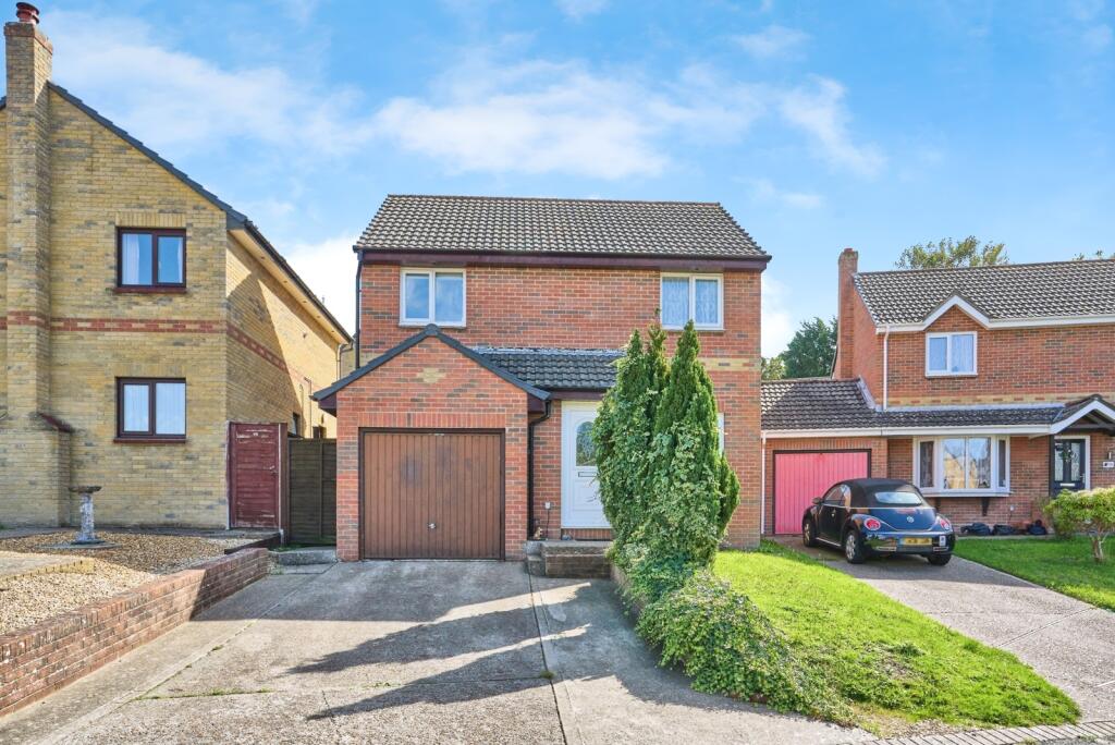 Main image of property: Sylvan Avenue, East Cowes, Isle of Wight, PO32