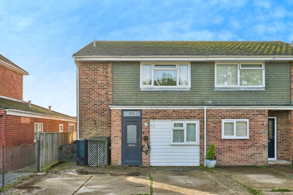 Main image of property: Nodes Road, Cowes, Isle of Wight, PO31
