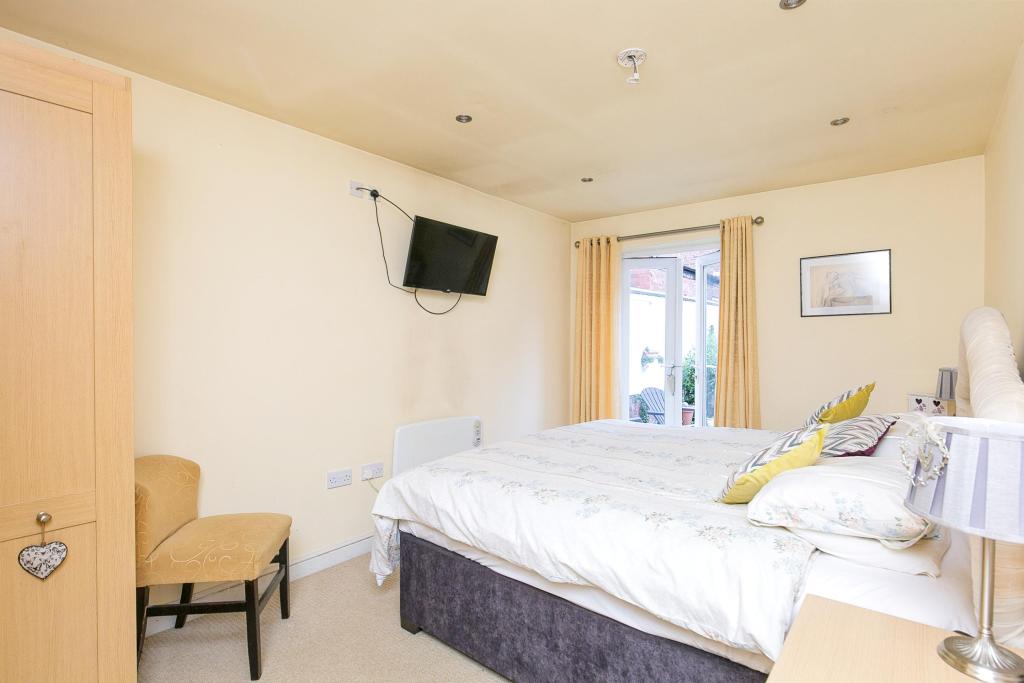 Additional property image - Hoole Road, Chester, CH2