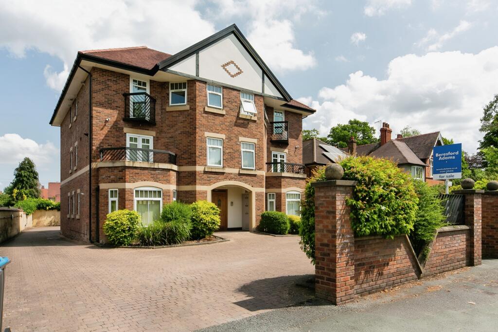 2 bedroom flat for sale in Hough Green, Chester, Cheshire West and Ches, CH4