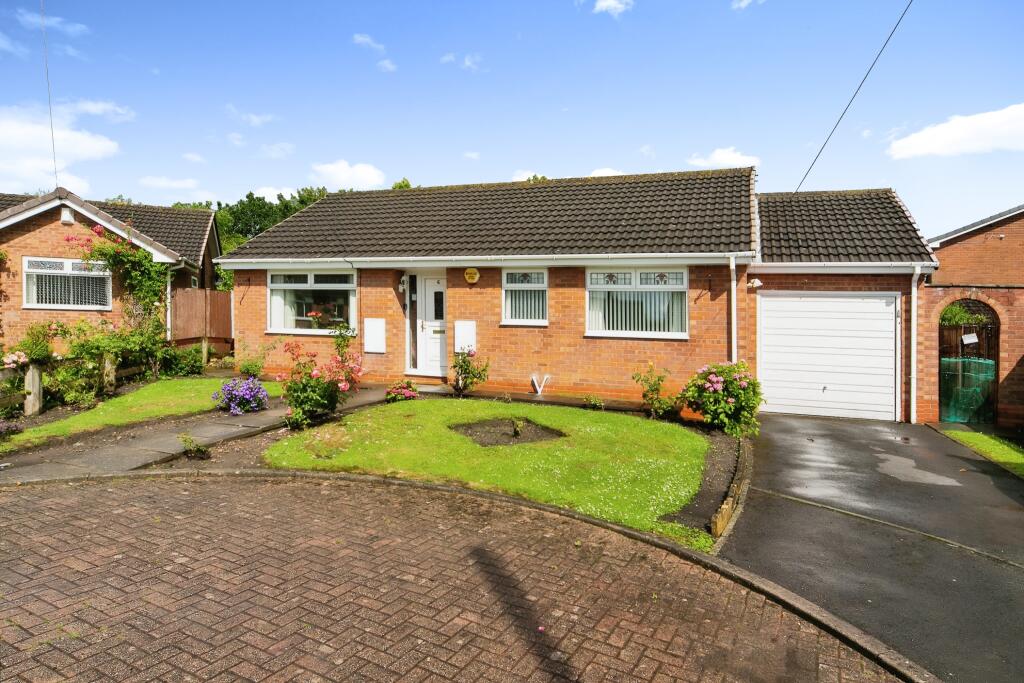 2 bedroom bungalow for sale in Glenside Close, Blacon, Chester ...